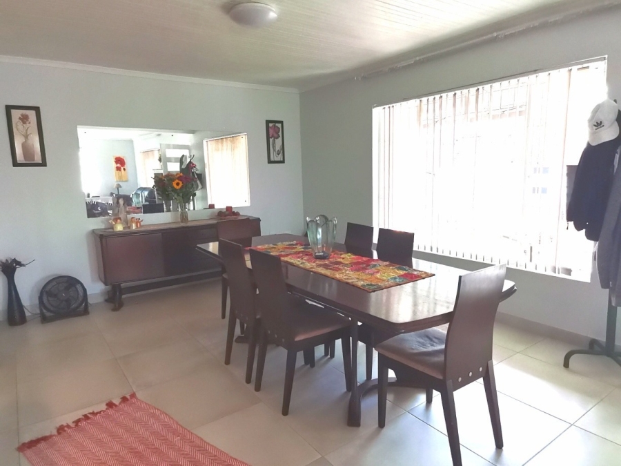 6 Bedroom Property for Sale in Onrus Western Cape